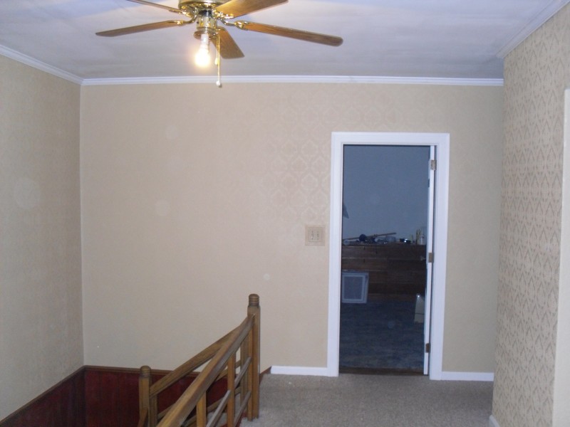 21-UpStairsHall.jpg