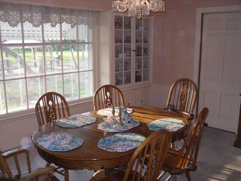 8-DinningRoom.jpg